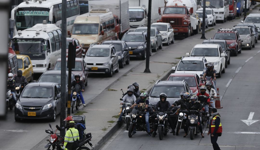 Plan piloto de pico y placa en la Autopista Sur: Plan piloto de pico y placa en la Autopista Sur se haría en marzo