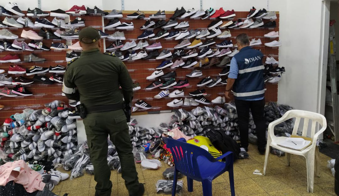 Contrabando en Medellín, textiles, confecciones,: Dian propina golpe al contrabando de confecciones y textiles en Medellín