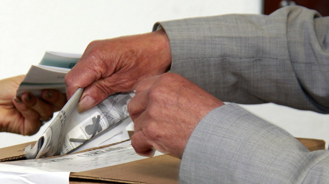 Canales de televisión a verificar que pauta electoral tenga lengua de señas