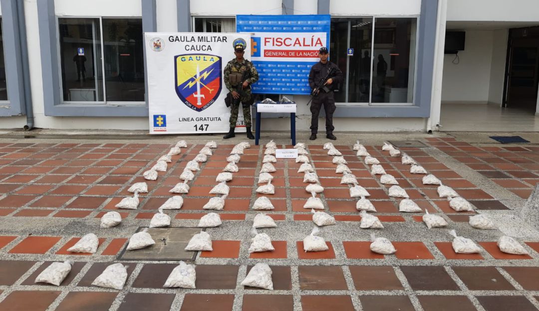 Tráfico de cocaína en Cauca Colombia: Gaula Militar incautó 80 kilogramos de pasta base de coca en Balboa-Cauca