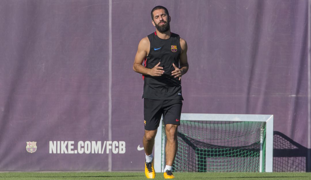 Arda Turan: Ex jugador del Barcelona deberá pagar una condena de más de 2 años