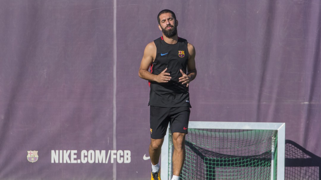 Ex jugador del Barcelona deberá pagar una condena de más de 2 años