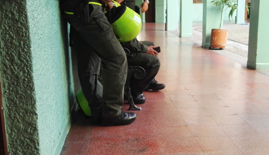 Policías capturados Segovia hurto fasificacion orden de captura: La Fiscalía capturó a dos policías en Segovia, Antioquia