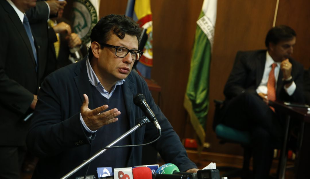 Hollman Morris denuncias: Hollman Morris fue denunciado ante la Fiscalía por acto sexual violento