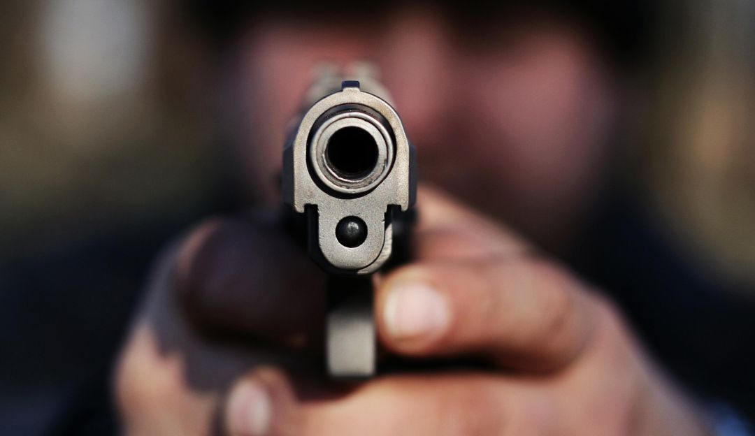 Disparan a candidato alcalde: Disparan contra candidato a la Alcaldía de la Vega