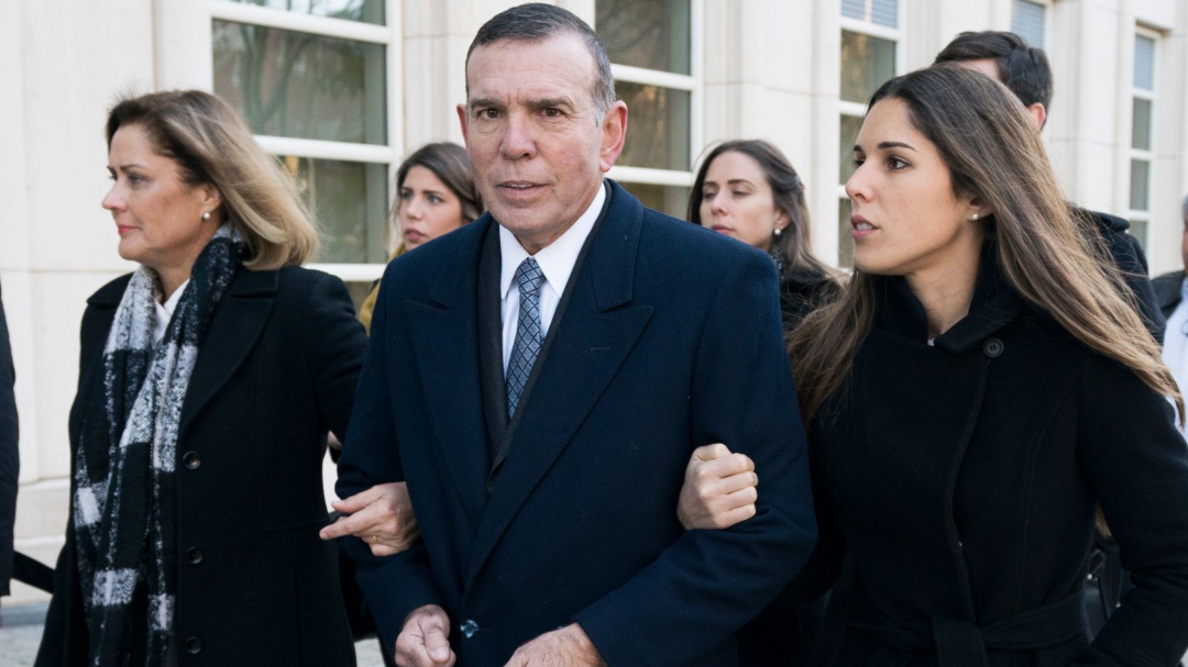 La FIFA inhabilitó de por vida a Juan Ángel Napout