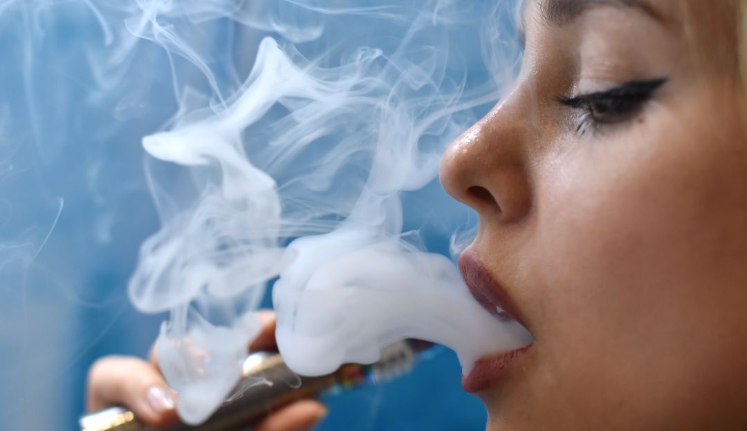 Prohibición de vapeadores en Estados Unidos: Trump planea prohibir venta cigarrillos electrónicos con sabores