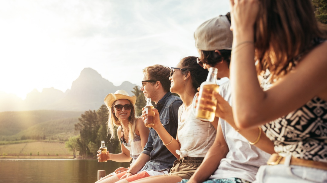 ¿Alcohol para hijos? 47% de los jóvenes afirma beber frente a sus padres