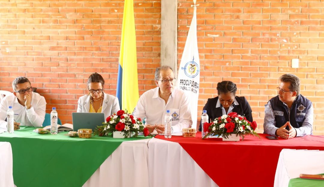 Reunión con líderes indígenas en Popayán.