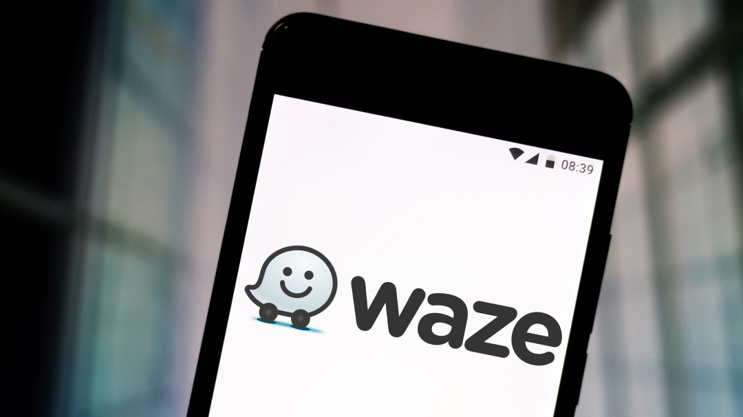 Conozca el nuevo aliado de Waze para escuchar música mientras conduce