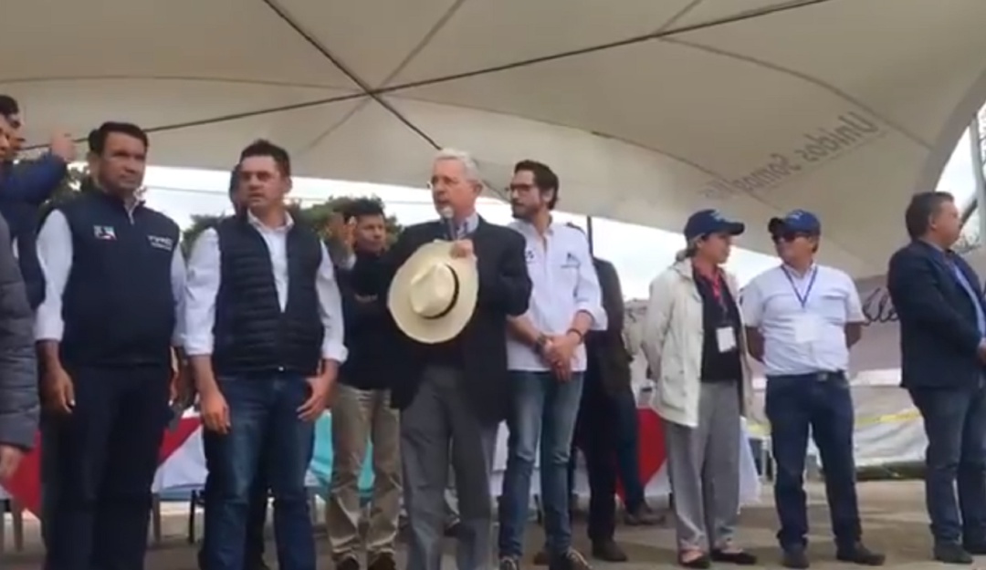 Amenazas Uribe a oposición: ¿Se fue de frente? Petro responde ante amenazas de Uribe a detractores