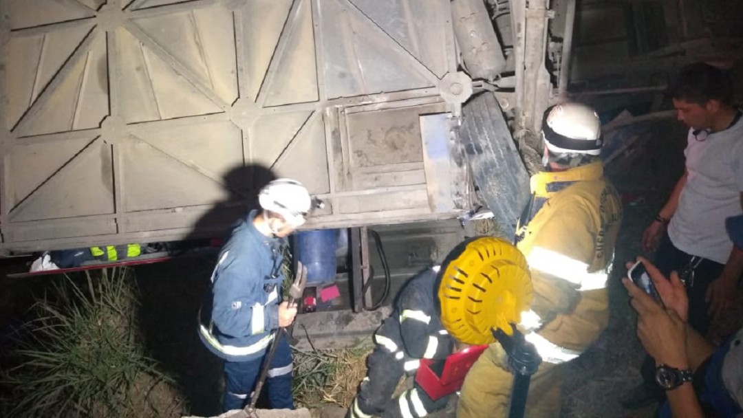 Bus se volcó en el Kilometro 41 de Manizales