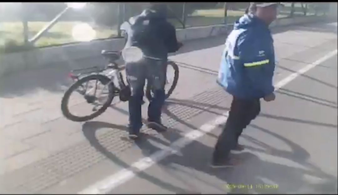 Robo de bicicletas Bogotá: ¡A plena luz del día! Mujer grabó el momento en que le robaron su bicicleta
