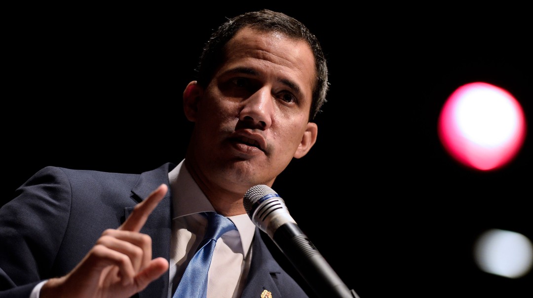La polémica detrás de las fotografías de Juan Guaidó