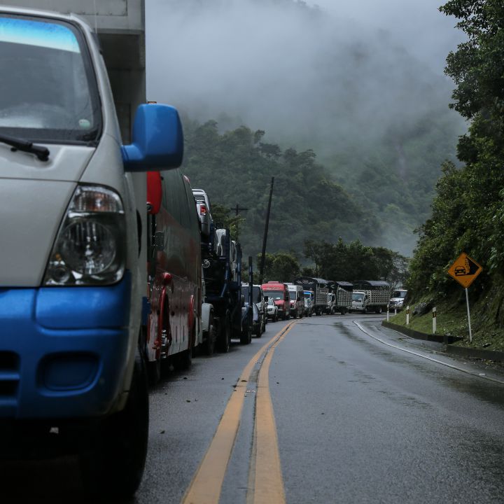 Este martes se reabre la vía al Llano para vehículos de carga