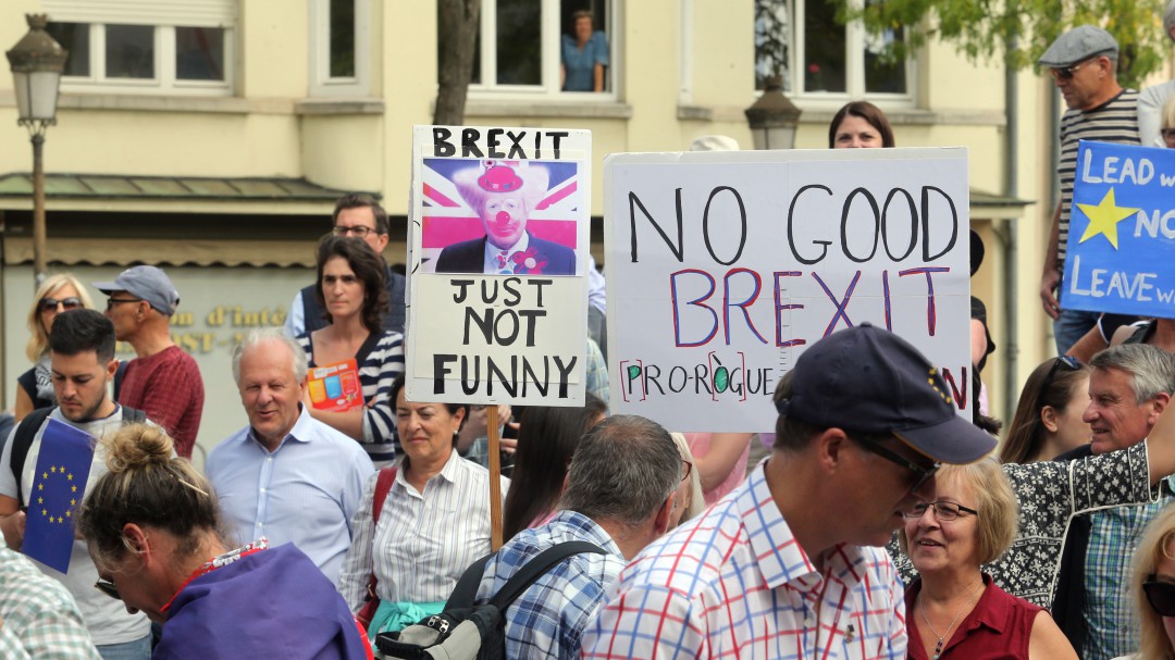Johnson y Juncker acuerdan "intensificar" las conversaciones del "Brexit"