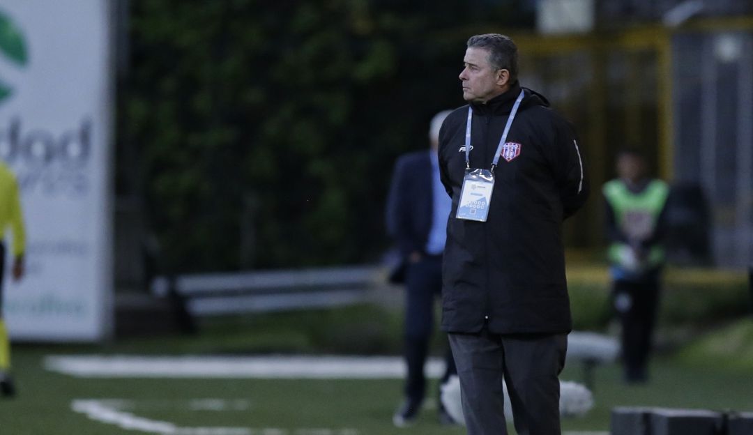 Fútbol Colombianp: ¡Ya son 9! Un nuevo técnico dijo adiós a su equipo en la Liga Águila
