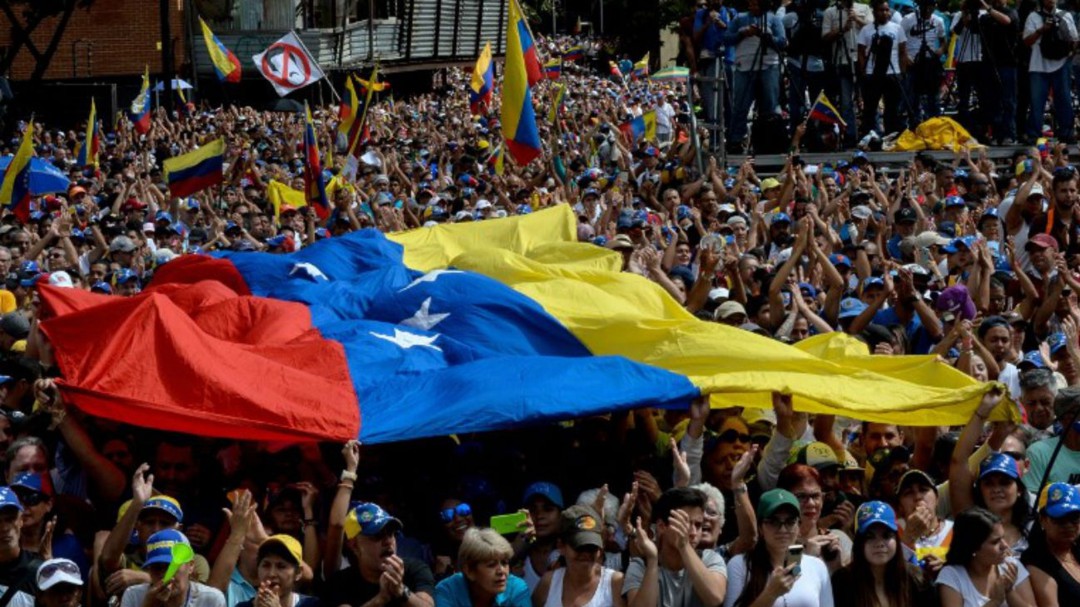 Unión Europea pide mantener diálogos en Venezuela