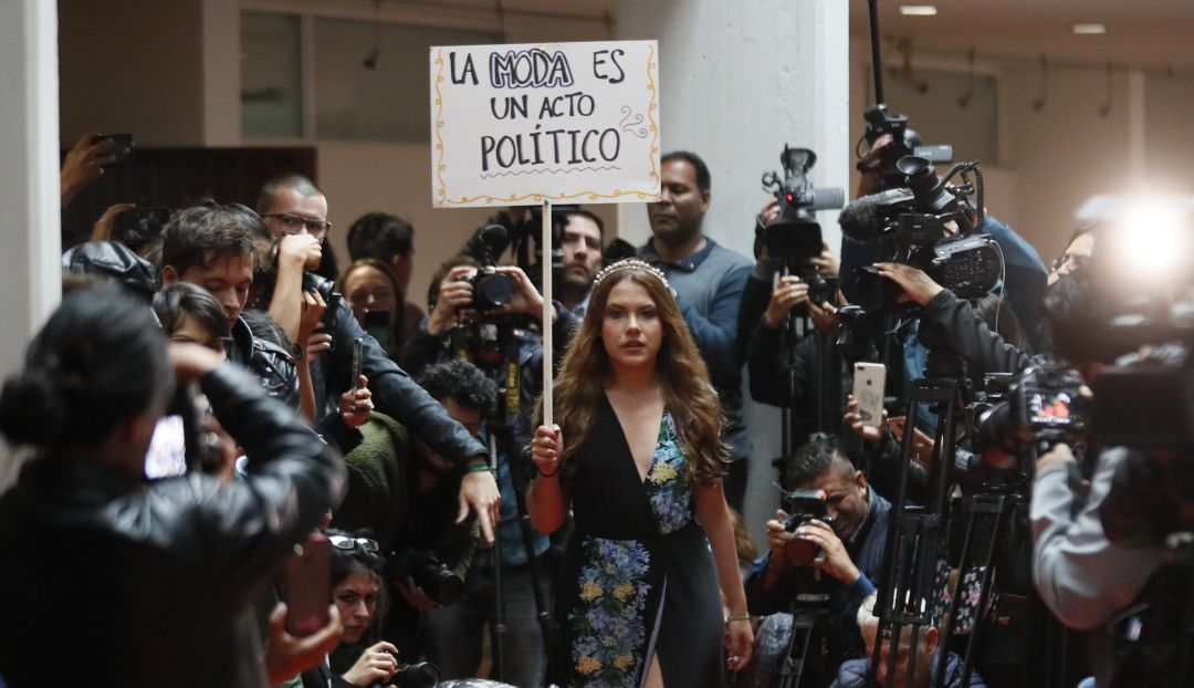 Desmovilizados hacen desfile de moda: ‘De la guerra a la PAZarela’, el desfile de moda de los excombatientes