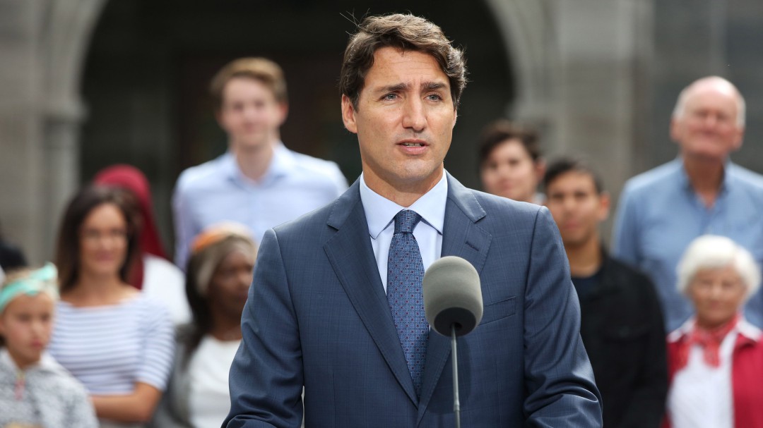 Primer ministro de Canadá fuertemente criticado por una foto "racista"