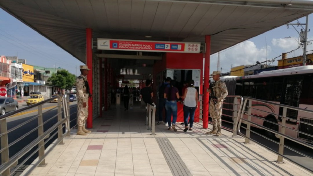 Estaciones de Transmetro son vigiladas por la Policía Militar