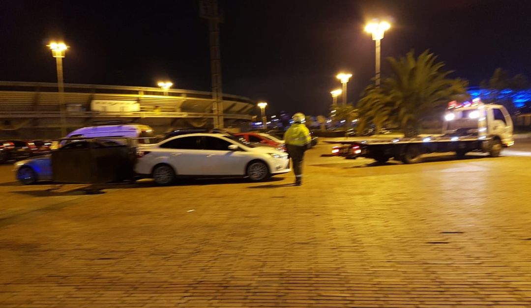 Se llevaron los carros de los asistentes al Movistar Arena