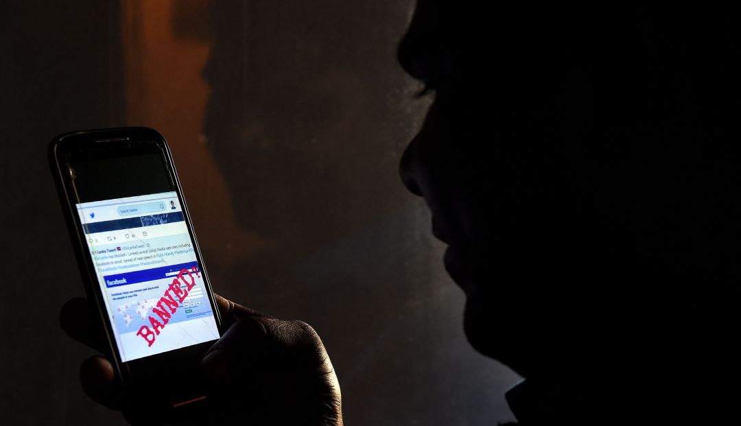 Facebook suspende apps por privacidad: Facebook suspendió "decenas de miles" de apps por análisis de privacidad