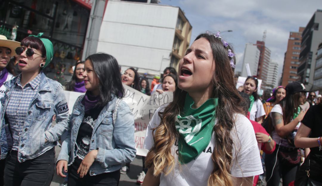 Equidad de género: CNE define futuro de listas integradas por solo mujeres