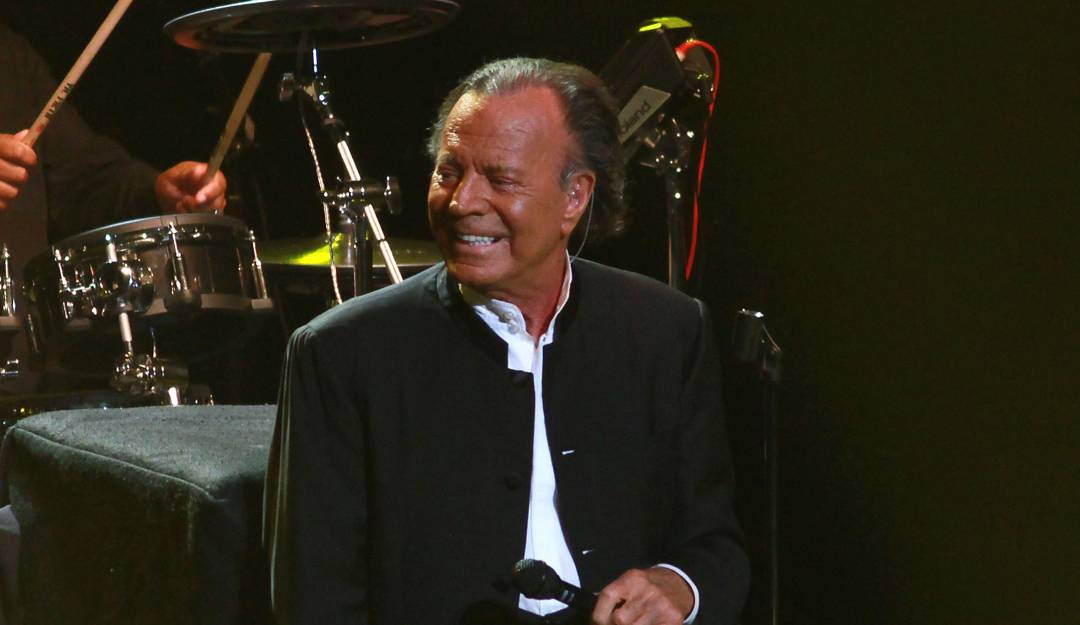 Julio Iglesias Cantantes España: Julio Iglesias: 76 años de música, excesos e intriga