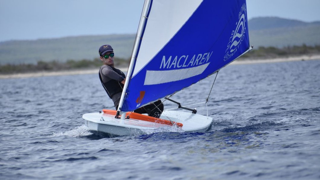 Simón Gómez Ortíz Campeón Mundial Juvenil de Vela Sunfish 2019
