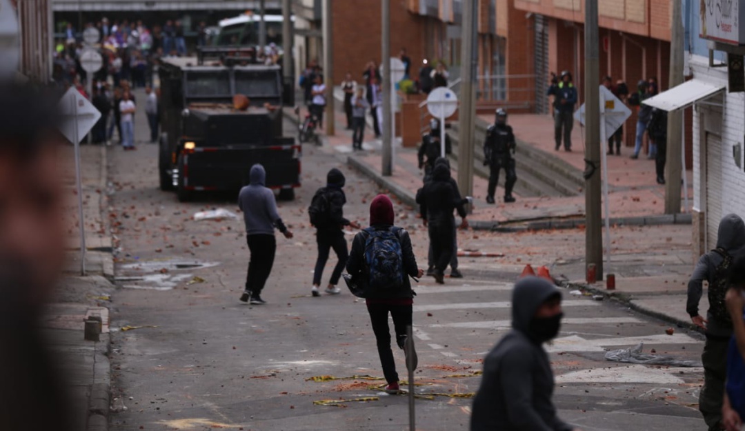 Protestas Bogotá Javeriana: Enfrentamientos de universitarios con el Esmad dejan 6 heridos