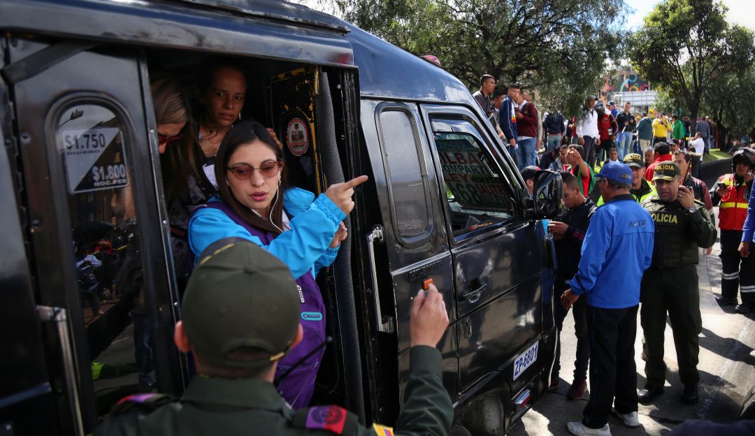 Hoy inician diálogos entre Gobierno y conductores para levantar paro