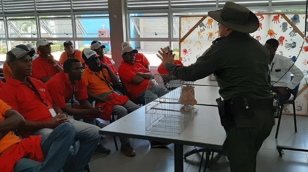 Policía Ambiental de Cartagena realiza foro con pescadores