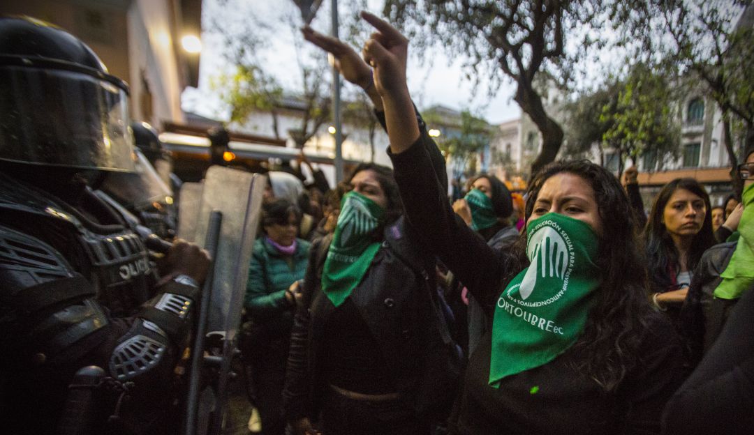 Día mundial de Acción Global por el Aborto Legal y Seguro.: El 'Pañuelazo' por el aborto libre, legal y seguro en América Latina