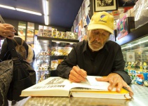 Crean tipografías con caligrafía de habitantes de la calle en Barcelona