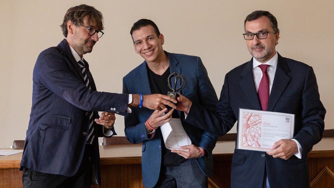 Caleño galardonado en Portugal por herramientas a favor de niños sordos