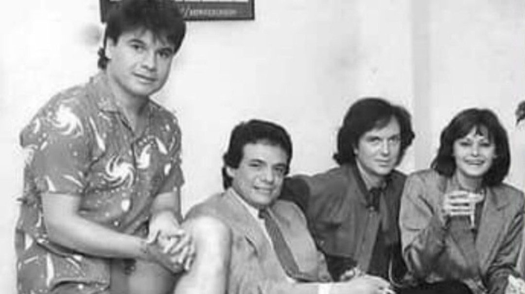 La enigmática foto de estas cuatro voces que ahora 'cantan desde el cielo'