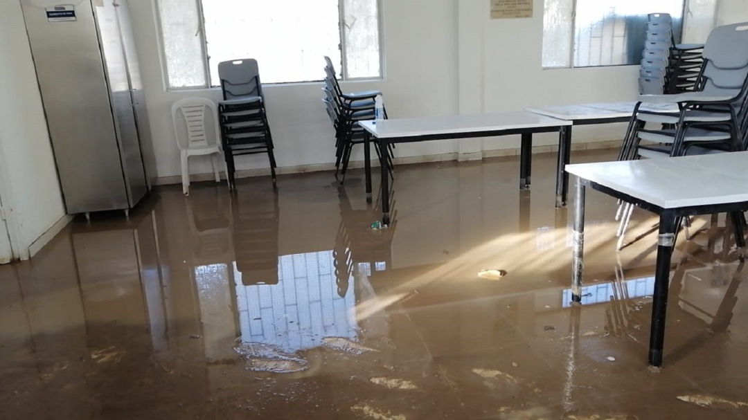 ¡Inundado y sin soluciones! Así inició la semana colegio en Soacha