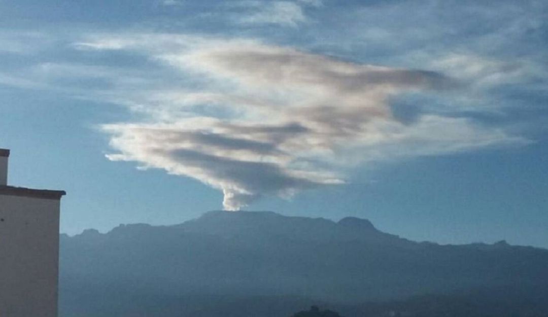 volcan emisiones ceniza: Autoridades entregan recomendaciones ante actividad del Nevado del Ruiz