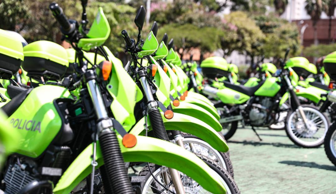 Entregan 73 vehículos a la Policía Metropolitana para reforzar operativos