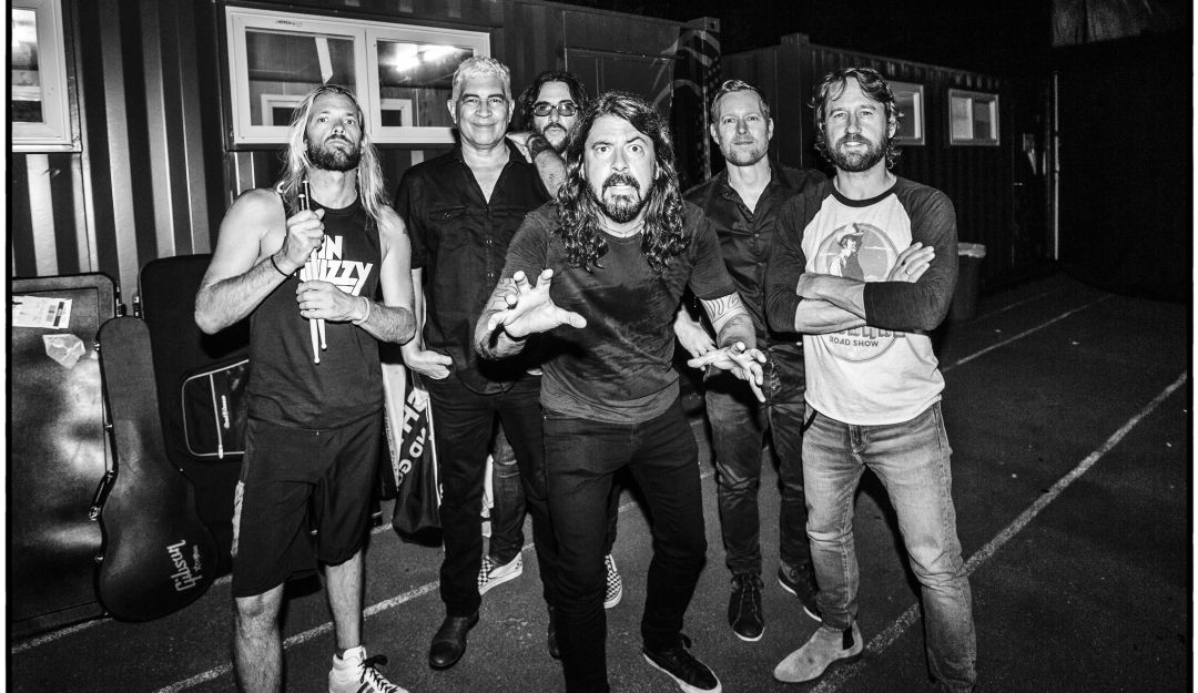 Concierto de Foo Fighters en Colombia: Video: Foo Fighters ¡Jugando tejo!
