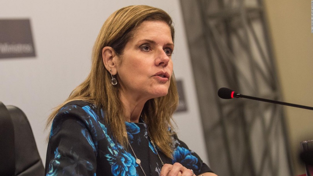 Gobierno de Perú no acepta la renuncia de la vicepresidenta Aráoz