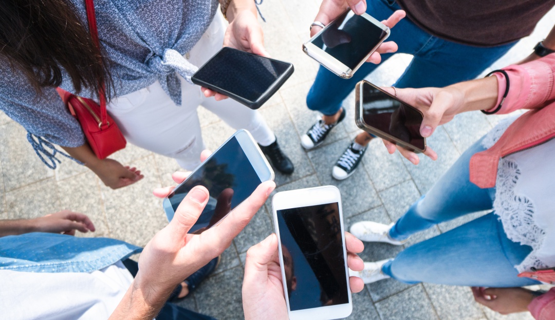 SelfieType primer teclado invisible en celulares: Un proyecto tecnológico busca crear un teclado invisible para celulares
