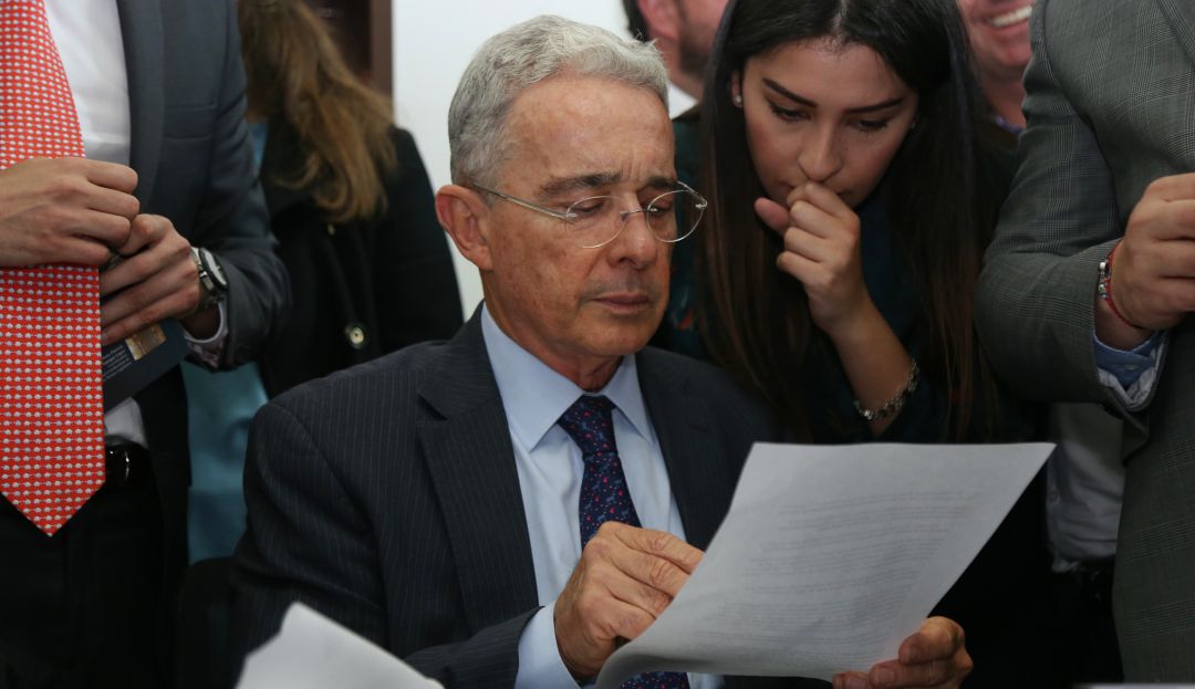 Álvaro Uribe indagatoria: El entramado de testigos en el proceso contra Álvaro Uribe