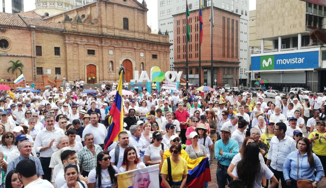 Apoyo a expresidente Uribe: Con desmanes terminó manifestación de apoyo al expresidente Uribe en Cali