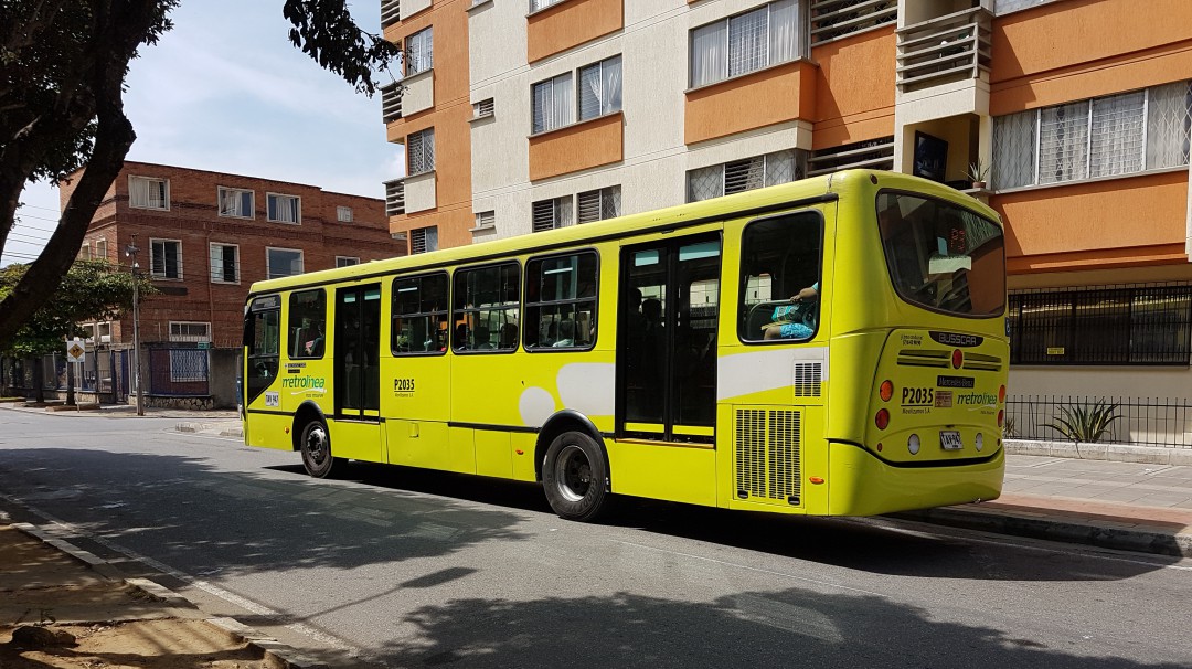 Juez ordena a Metrolínea evitar sobrecupo