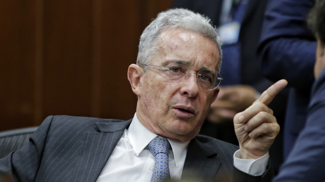 Según Uribe, parques nacionales en poder de guerrilla son culpa de Santos