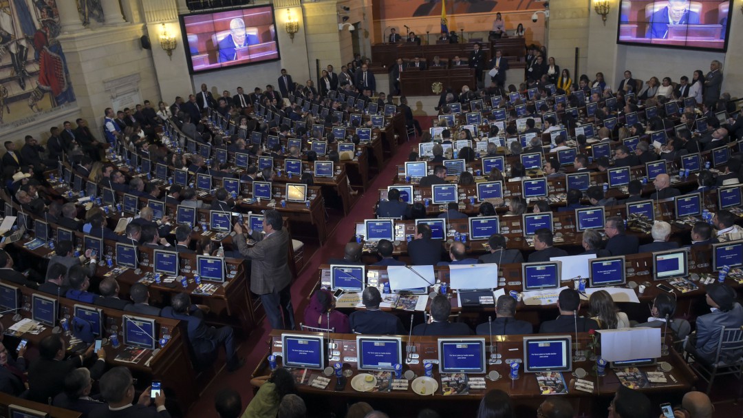 ¿Sabe usted qué títulos tienen los que están en el poder?