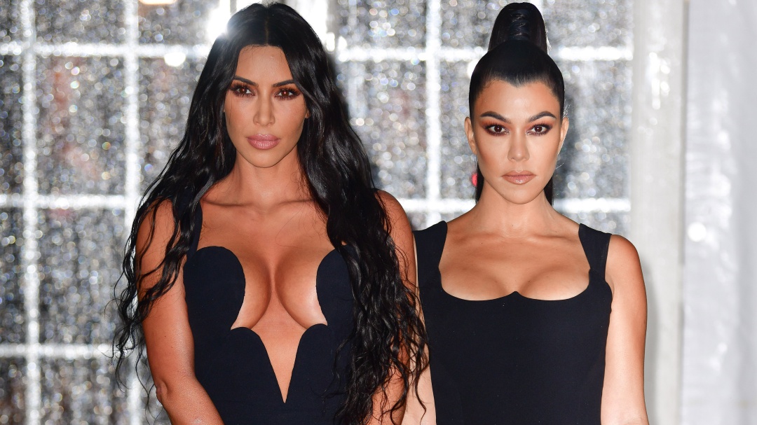 ¡Irreconocibles! Kim y Kourtney Kardashian publican fotos antes de cirugías