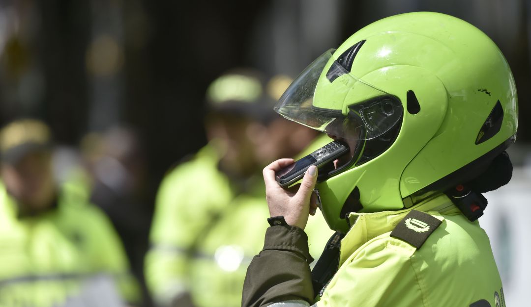 Abuso de fuerza policial: Judicializan a policías que maltrataban y exigían dinero a extranjeros